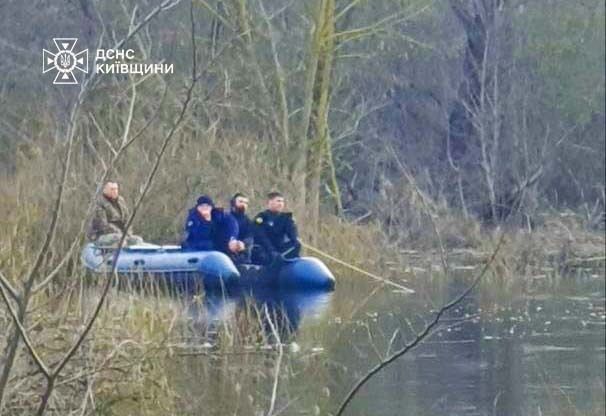 На Київщині у воді виявили тіло рибалки, якого шукали три дні: подробиці трагедії. Фото і відео