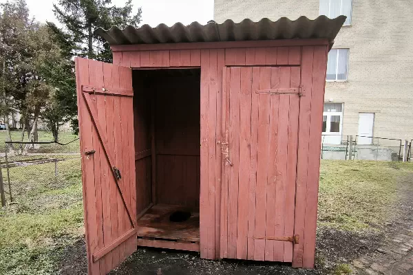 Реальність, а не декларування євростандартів: волонтери запустили проєкт будівництва туалету для музичної школи на Волині