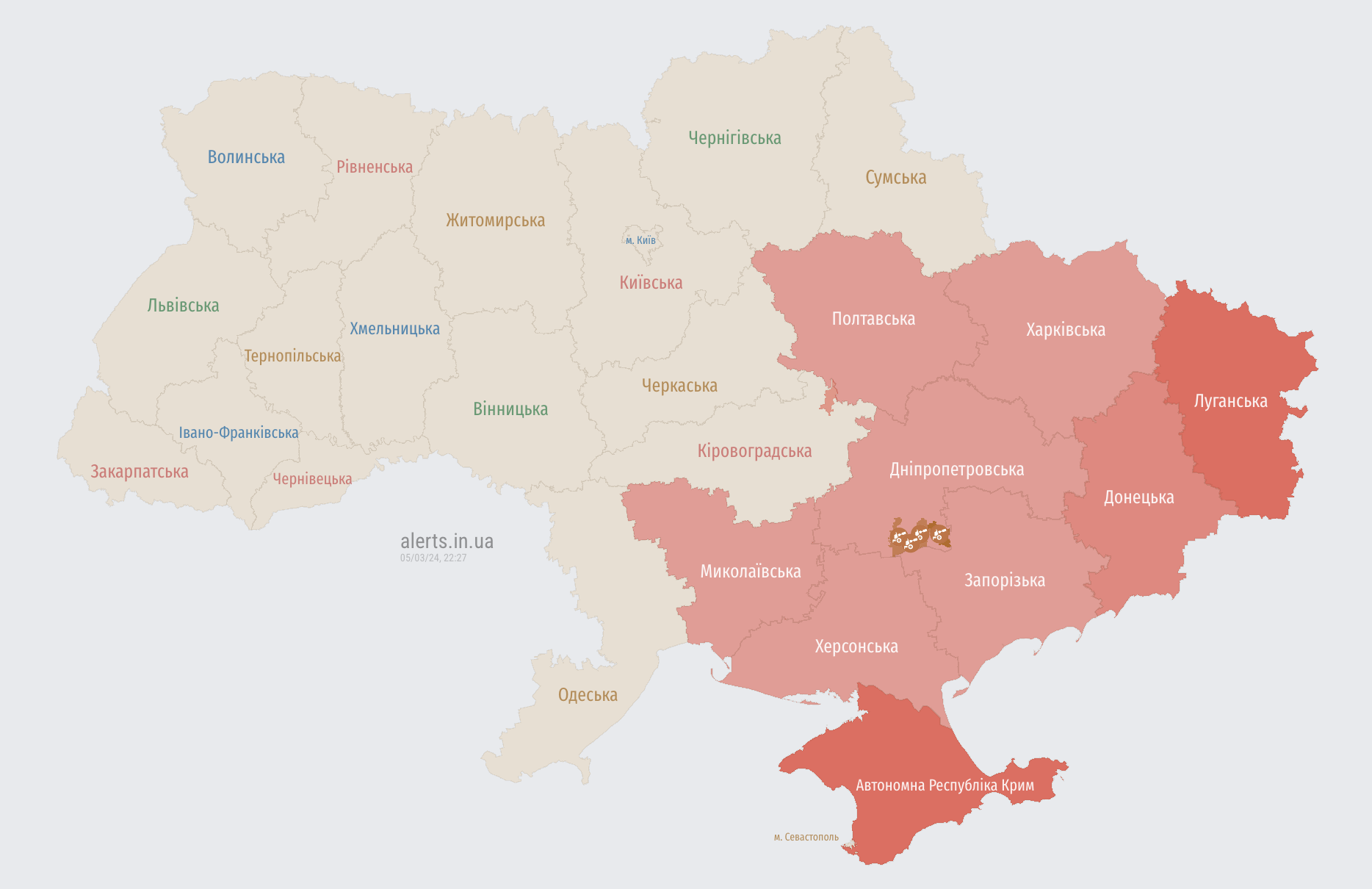 Україною шириться повітряна тривога: ворог запустив "Шахеди" зі східного і південного напрямків