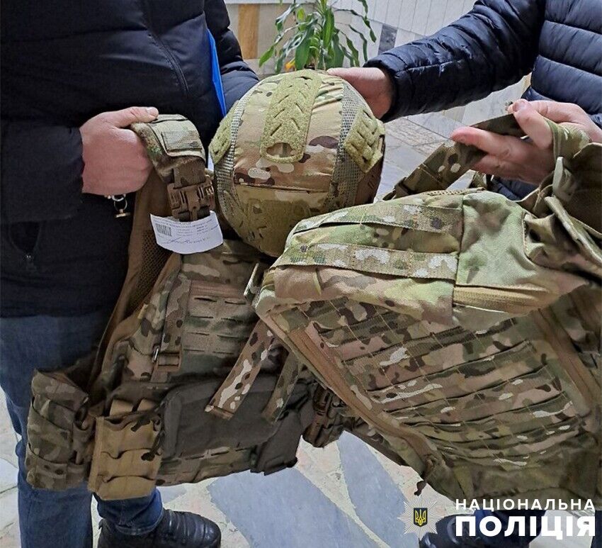 Забрал снаряжение для военных: в Киеве задержан рецидивист, обворовавший машину волонтеров. Фото
