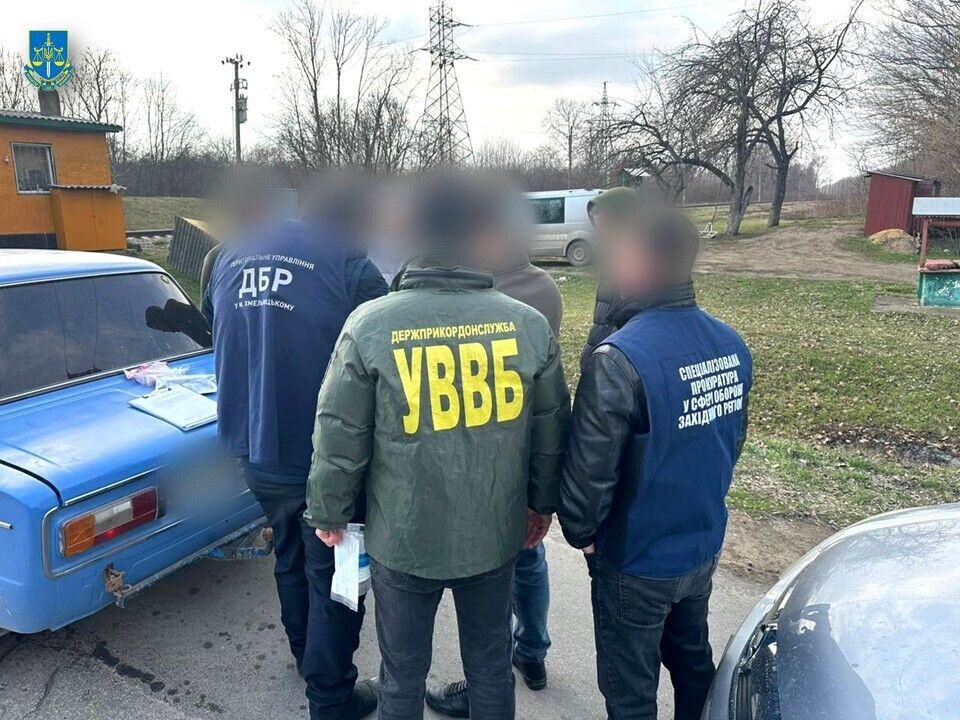 В Украине задержан пограничник, который переправлял уклонистов в Молдову. Фото