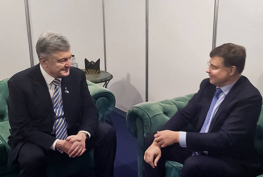 Порошенко призвал Еврокомиссию быстрее определиться с переговорной рамкой по вступлению Украины в ЕС