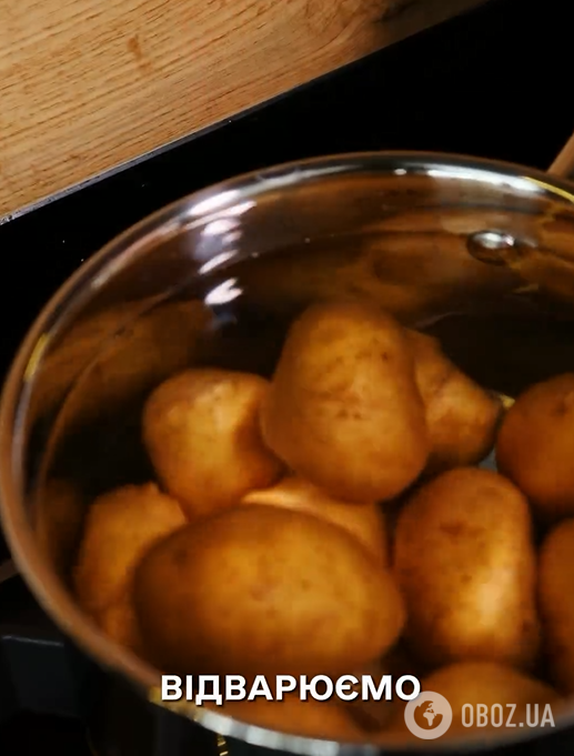 Хрустка картопля в духовці з пармезаном: ідея від Ектора Хіменеса-Браво