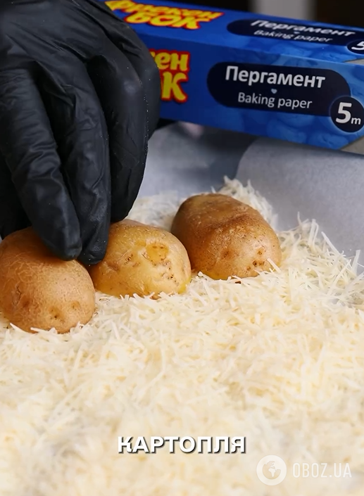 Хрустка картопля в духовці з пармезаном: ідея від Ектора Хіменеса-Браво