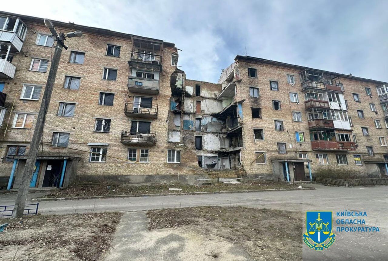 На Київщині викрили підрядника, який "заробив" на відновленні обстріляної окупантами багатоповерхівки