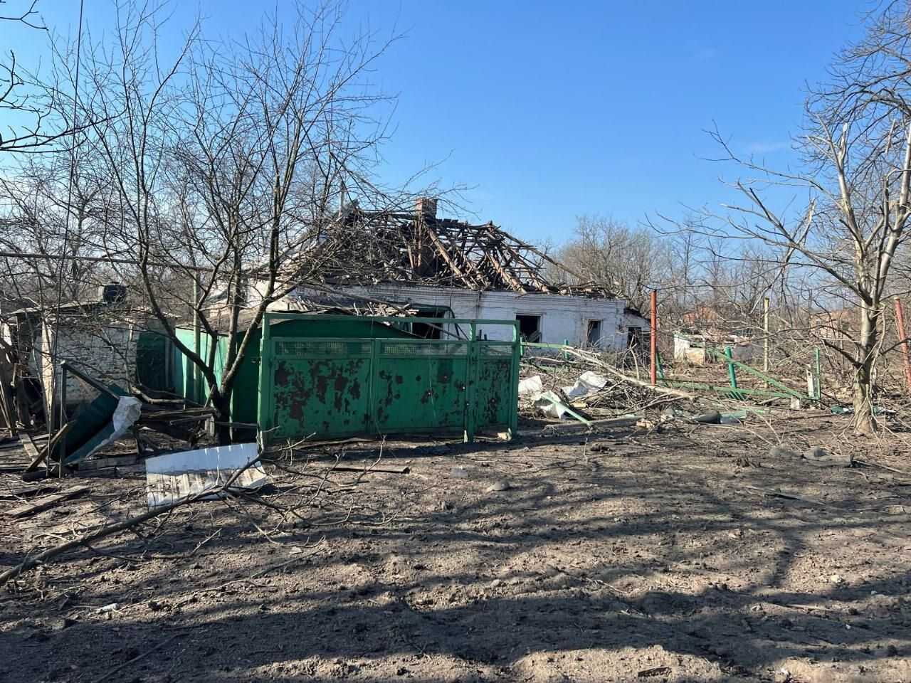 Окупанти вбили мирного жителя Часового Яру, пошкоджено багатоповерхівки. Фото