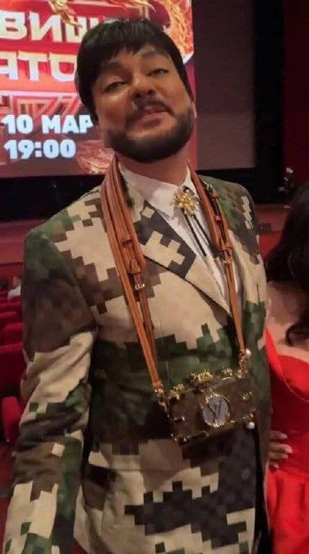 Кіркоров після поїздки на окупований Донбас одягнув камуфляж від Louis Vuitton і став посміховиськом. Фото