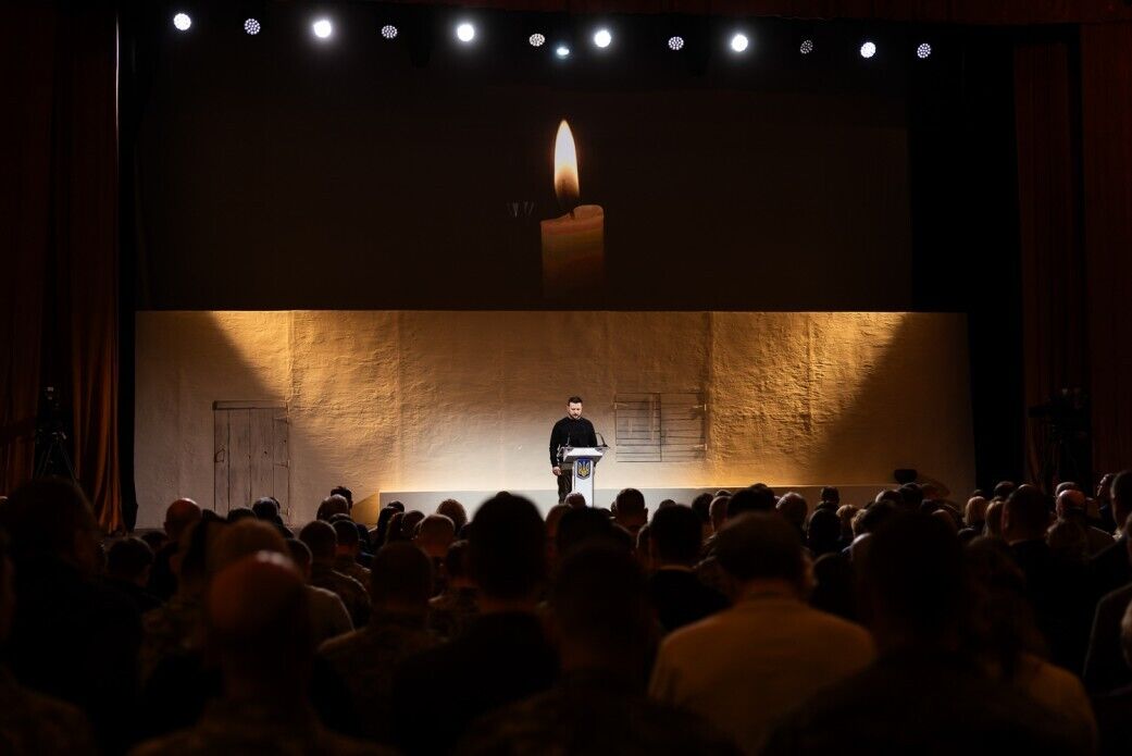 "Україна буде завжди": Зеленський на врученні Шевченківської премії вшанував пам'ять загиблих митців. Відео