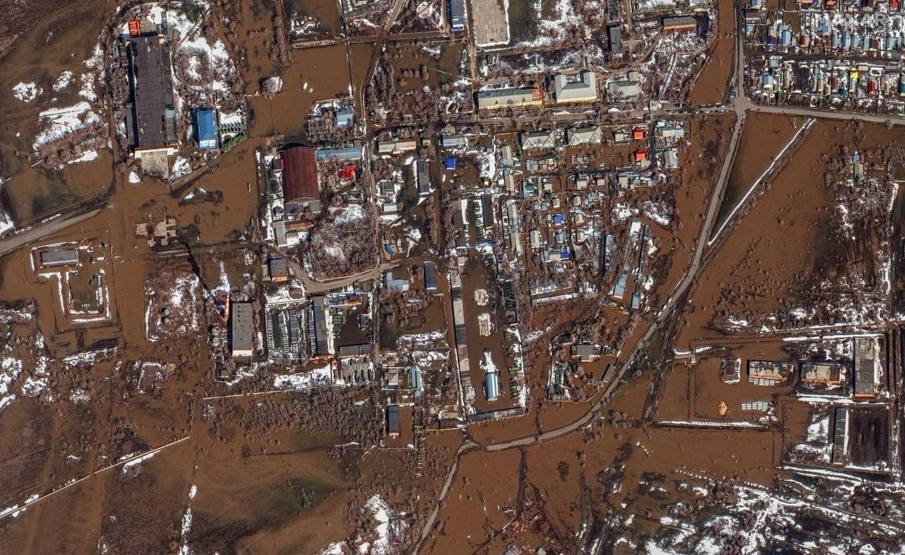 Повінь набирає розмаху: з’явилися супутникові знімки наслідків затоплення в Оренбурзькій області 