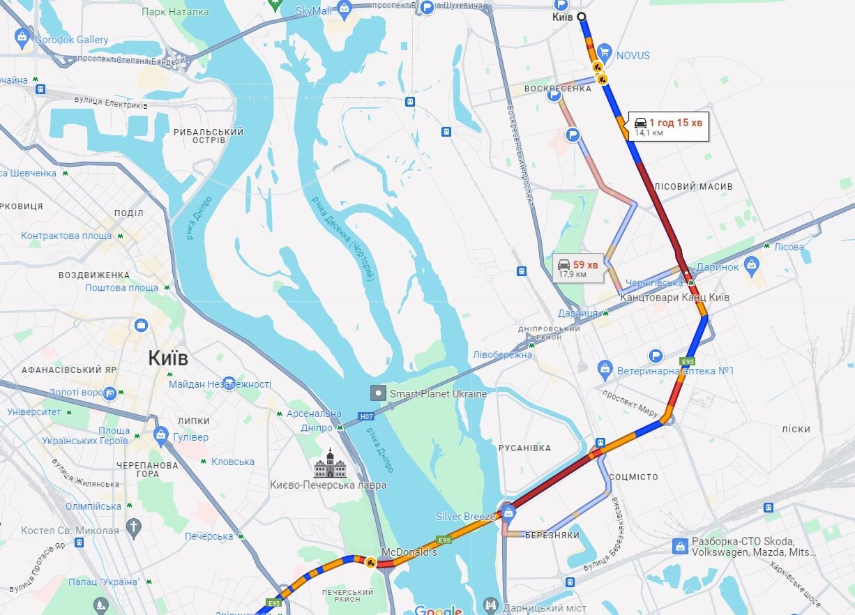 Киев сковали утренние пробки: где затруднено движение авто. Карта