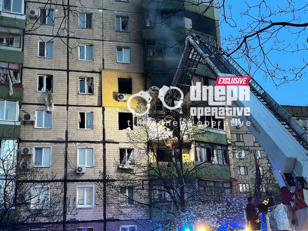 В Кривом Роге произошел взрыв в 9-этажке: ребенка с родителями привалило стеной, есть погибший. Фото, видео и подробности
