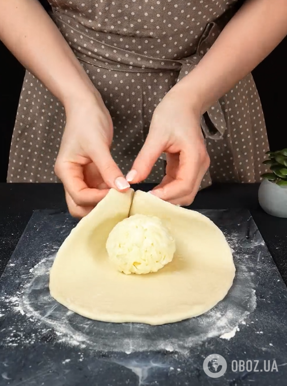 Вкусное хачапури с сыром  за 15 минут на сковороде: на чем сделать тесто