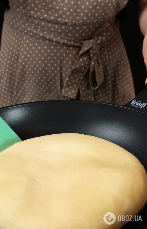 Вкусное хачапури с сыром  за 15 минут на сковороде: на чем сделать тесто