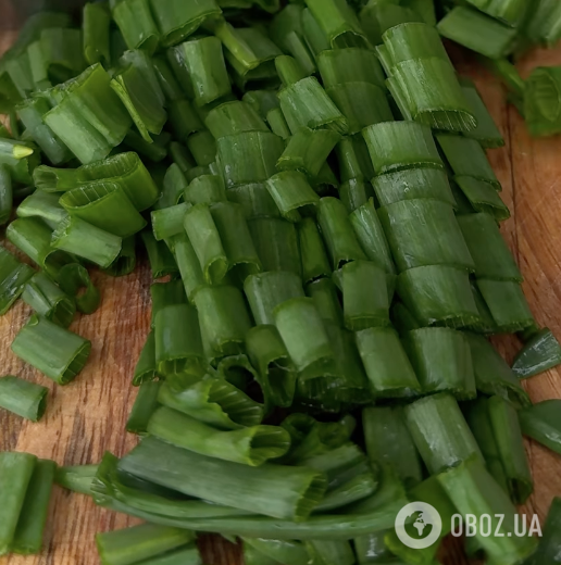 Зеленый лук для салата