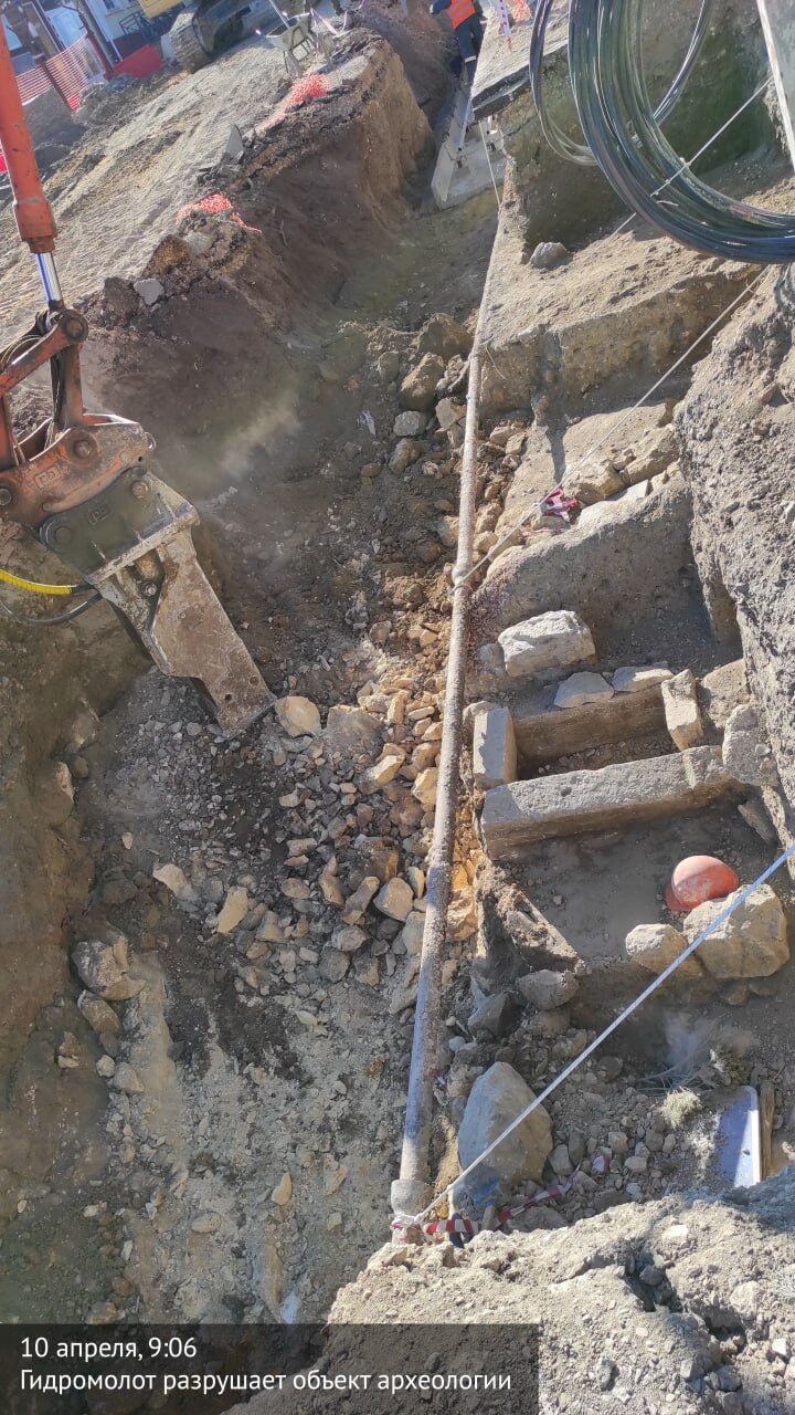 В оккупированном Севастополе россияне уничтожают археологический памятник II века. Фото и видео