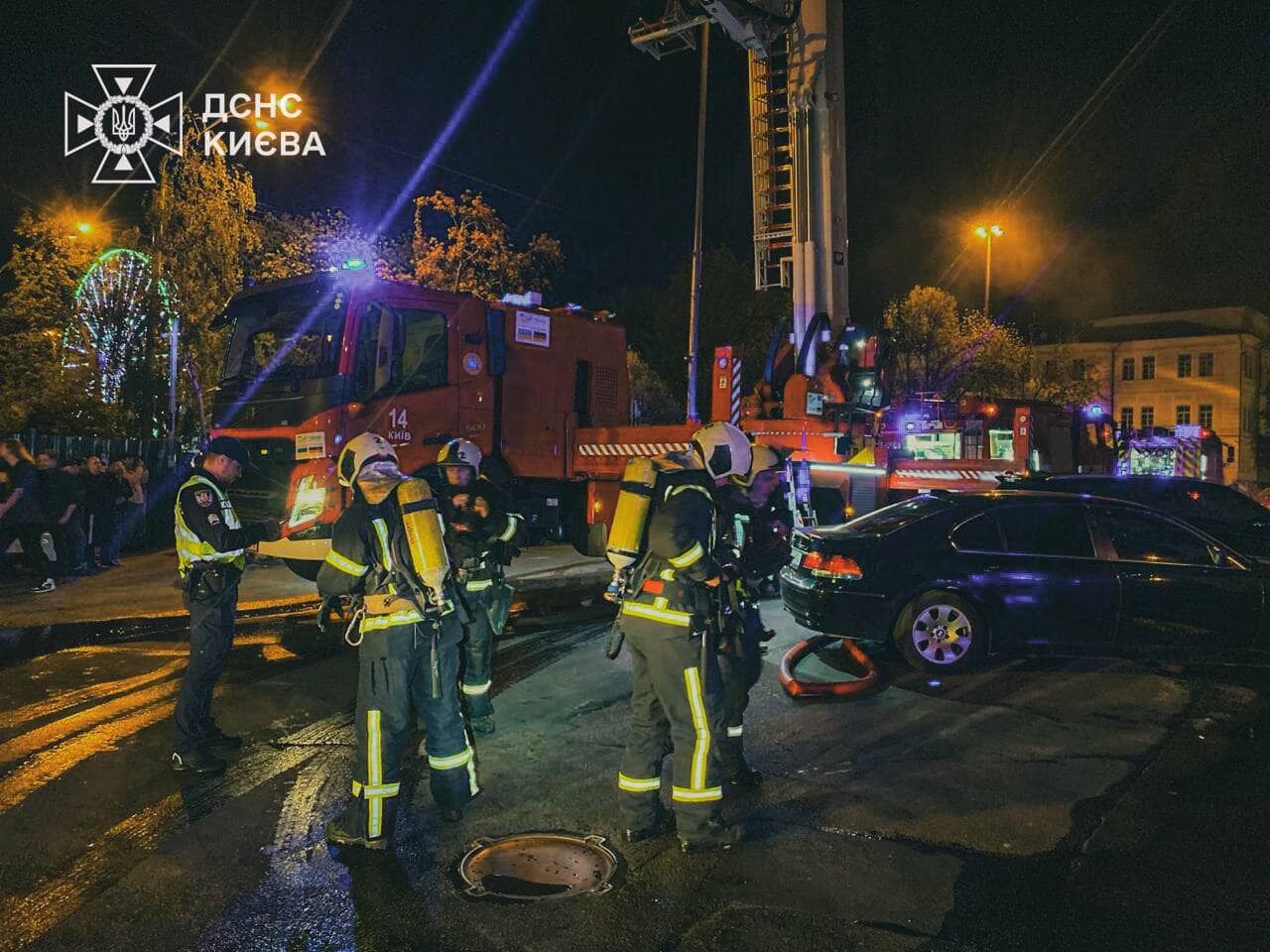 В Киеве на Подоле горел ресторан: известно подробности. Фото и видео