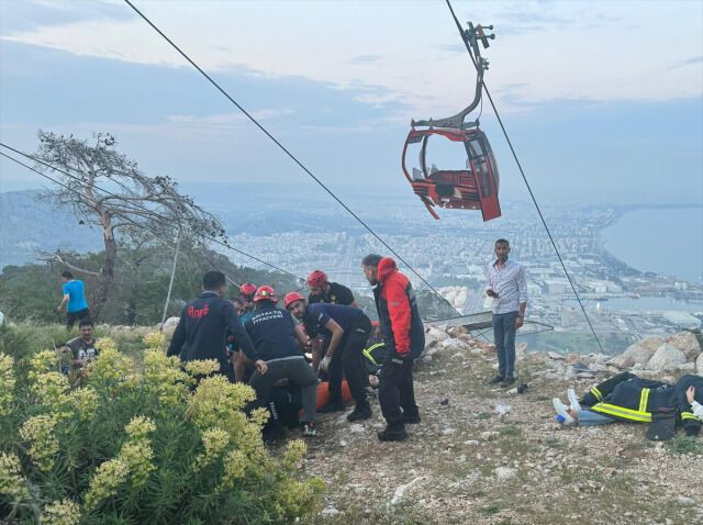В турецькій Антальї сталась аварія на оглядовому фунікулері: загинула людина. Фото і відео