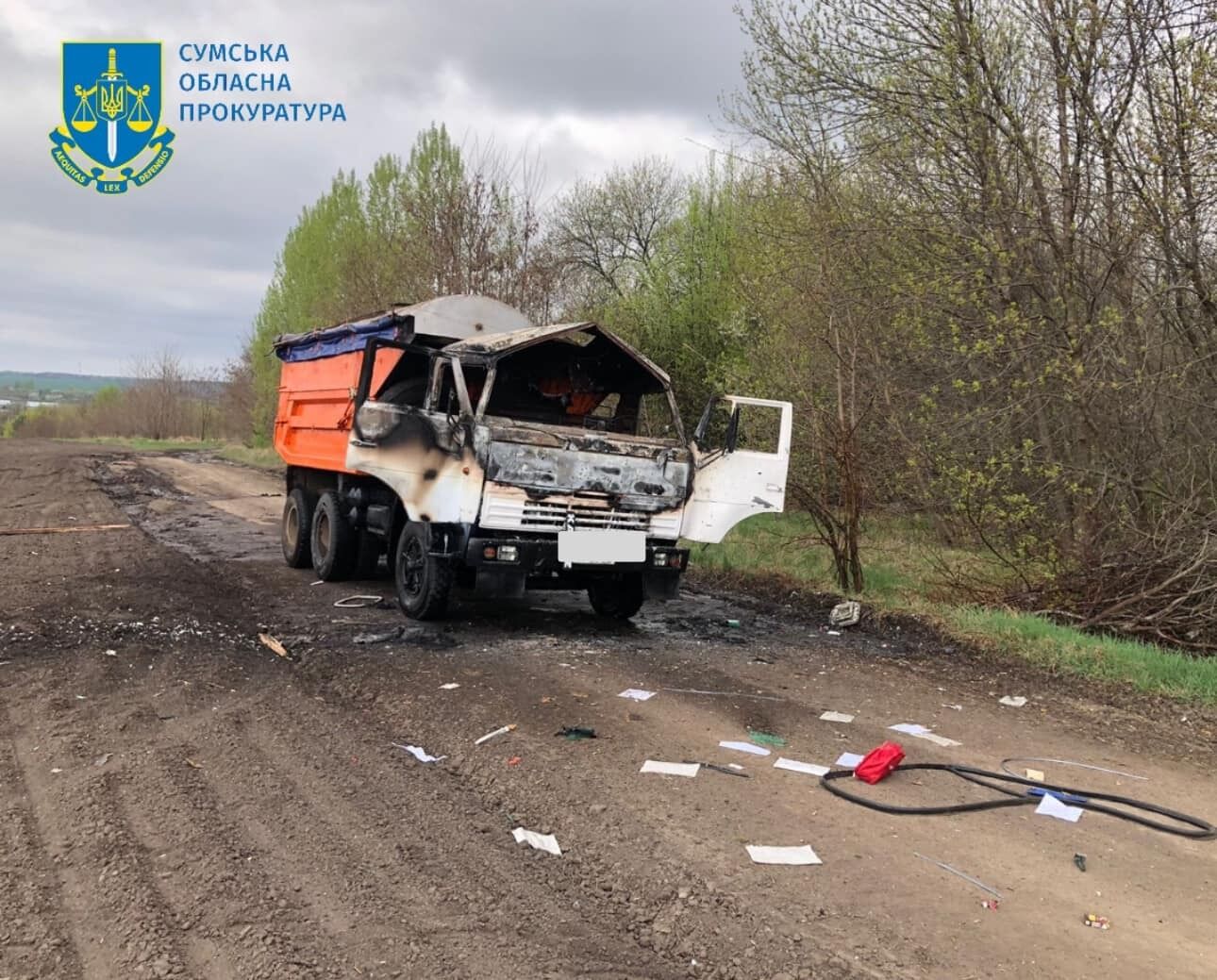 На Сумщині ворог атакував дроном цивільну вантажівку: водій загинув. Фото
