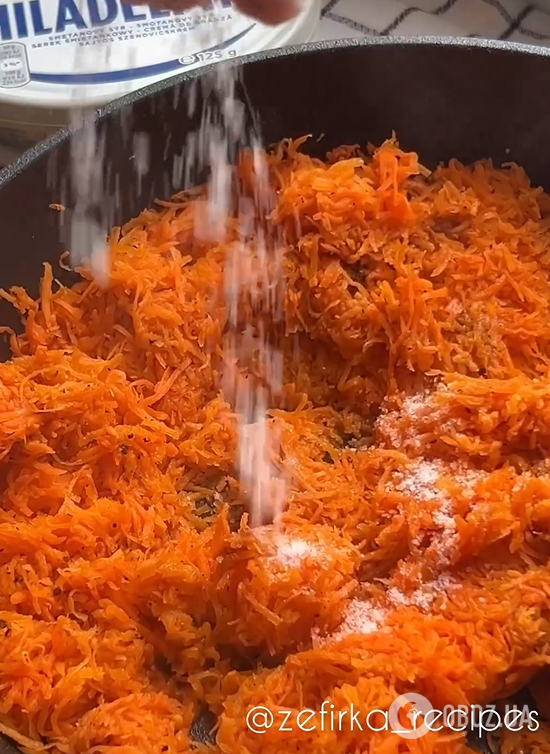 Элементарный рулет из моркови: что положить в начинку