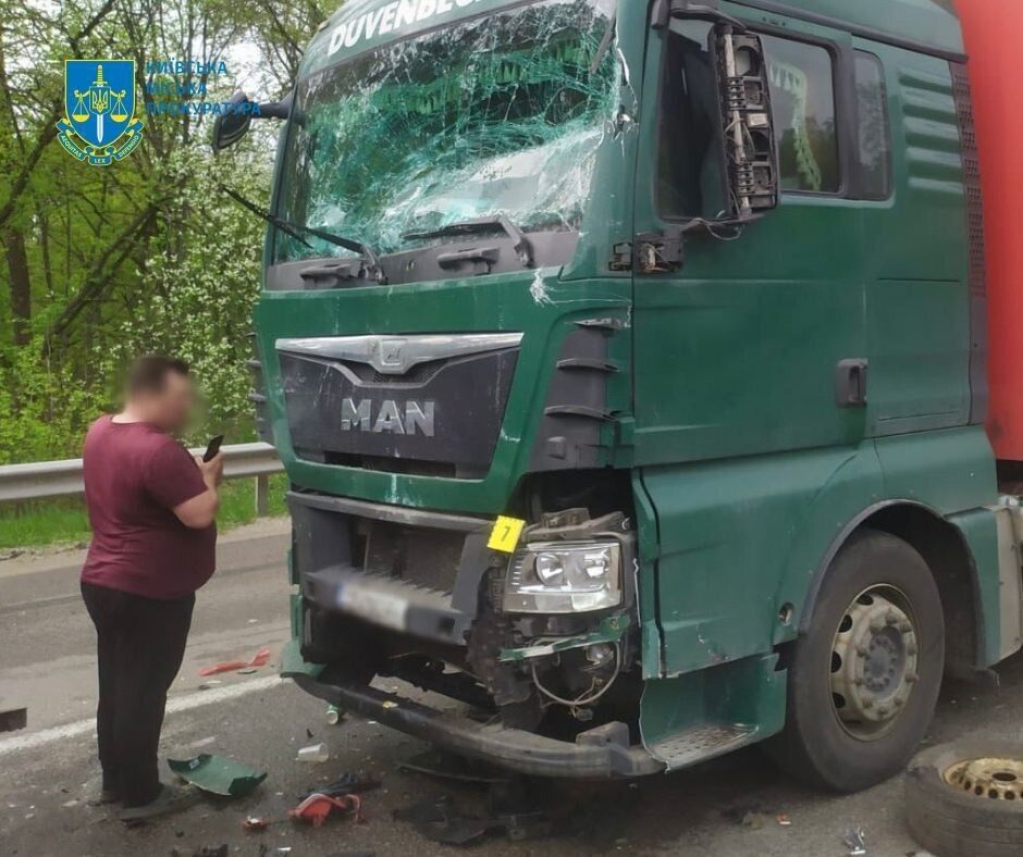 Устроил масштабное ДТП с пострадавшими в Киеве: правоохранители сообщили о подозрении водителю грузовика. Фото