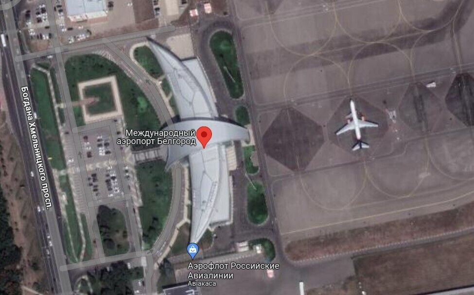 В России пожаловались на атаку дронов на аэропорт Белгорода, там возник пожар