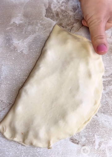 Настоящие крымские чебуреки: хрустящее тесто и сочная начинка, которые понравятся всем