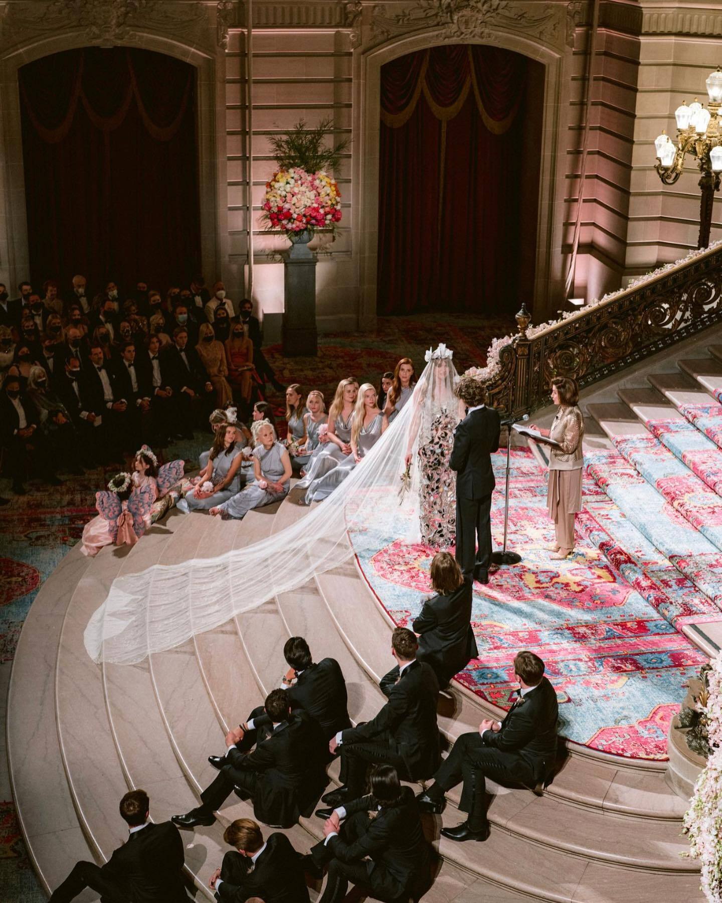 Наследница одного из самых скупых миллиардеров мира подала на развод: роскошная свадьба Айви Гетти с Тобиасом Энгелем в 2021 году поразила всех. Фото
