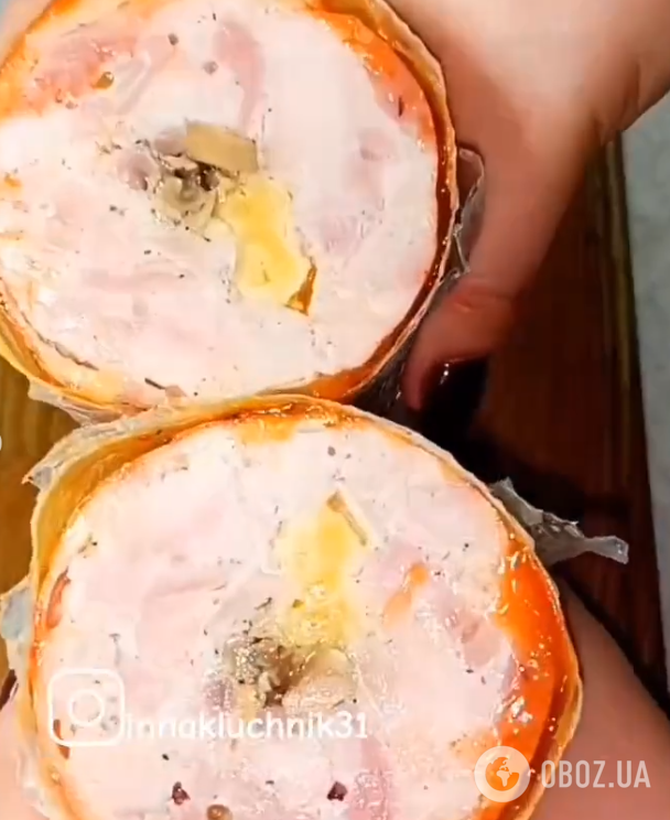 Сытный куриный рулет с грибами и сыром для обеда: лучше магазинной колбасы