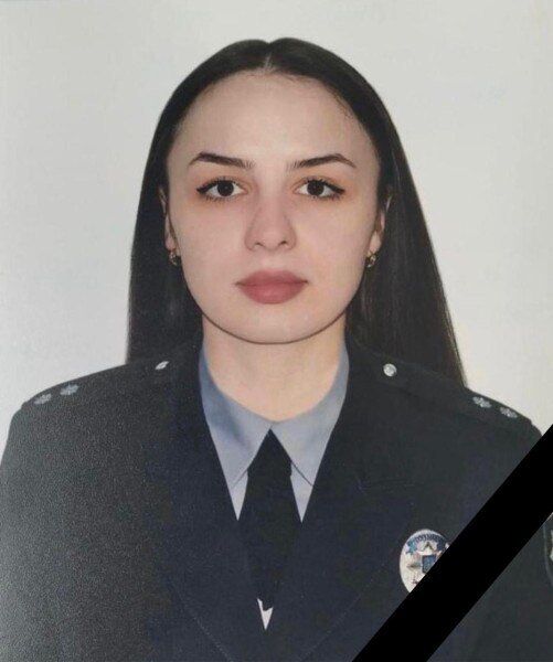 В результате удара РФ по Чернигову погибла 25-летняя лейтенант полиции: новые детали атаки и видео спасения одного из пострадавших