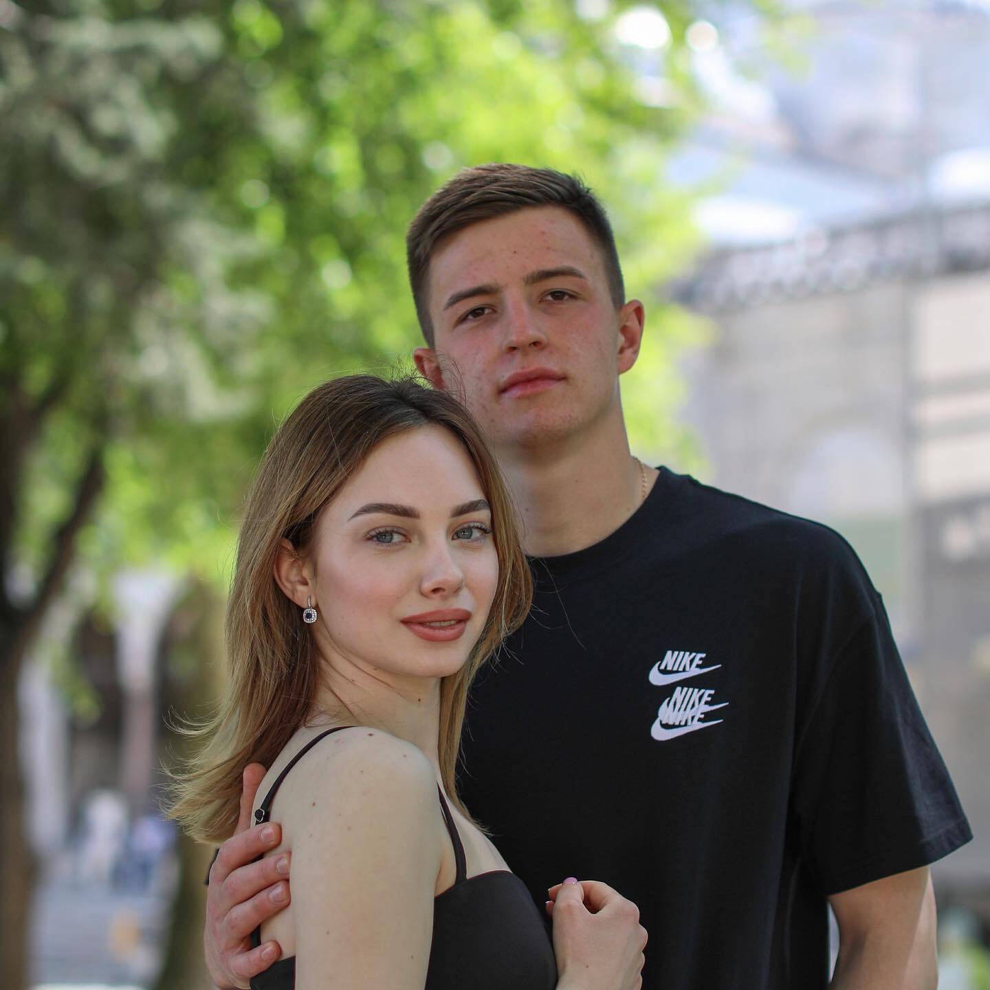 Голкіпер збірної України одружується з моделлю-красунею, з якою зустрічався з 17 років. Фото
