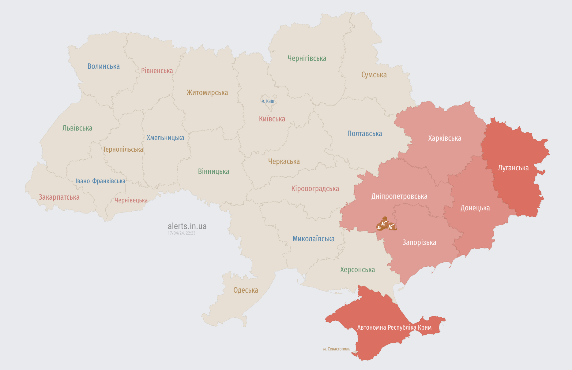 Україною шириться повітряна тривога: ворог запустив "Шахеди" зі східного та південного напрямків
