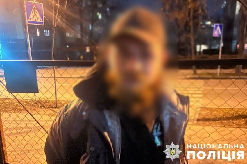 У центрі Києва вдарили цеглиною і пограбували військового: судитимуть двох зловмисників. Фото і відео