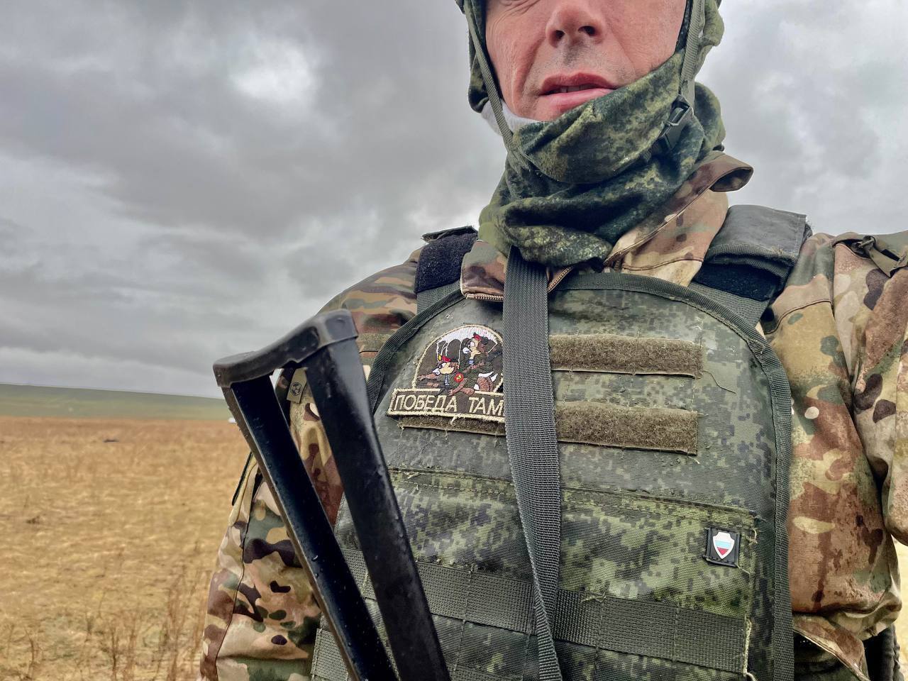 Актор фільму "Віват, гардемарини!", який приїхав вбивати українців, отримав поранення на фронті