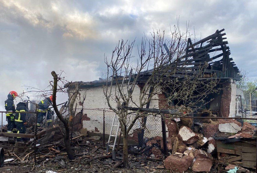 Окупанти атакували Дніпропетровщину: пошкоджено підприємство, зруйновано будинки, серед загиблих діти. Фото