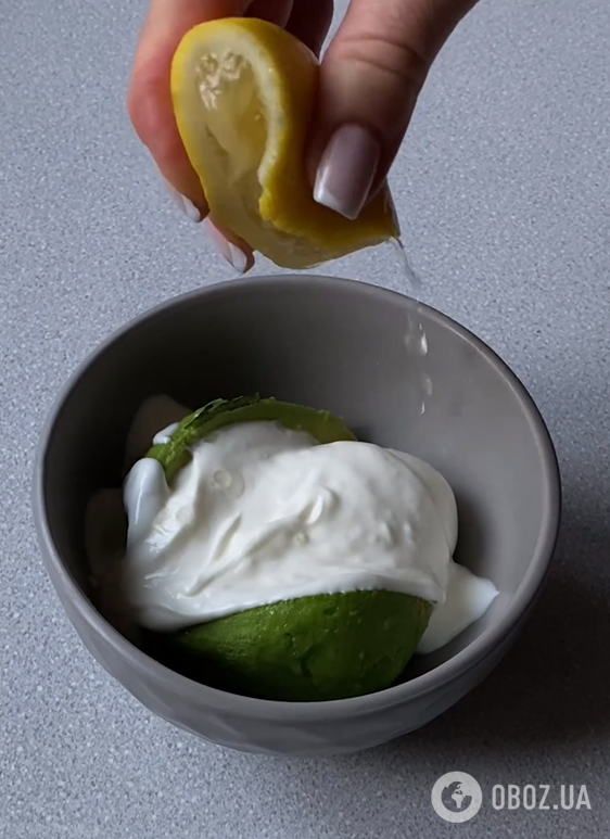 Як приготувати корисний домашній майонез з авокадо: ідеально для салатів та бутербродів