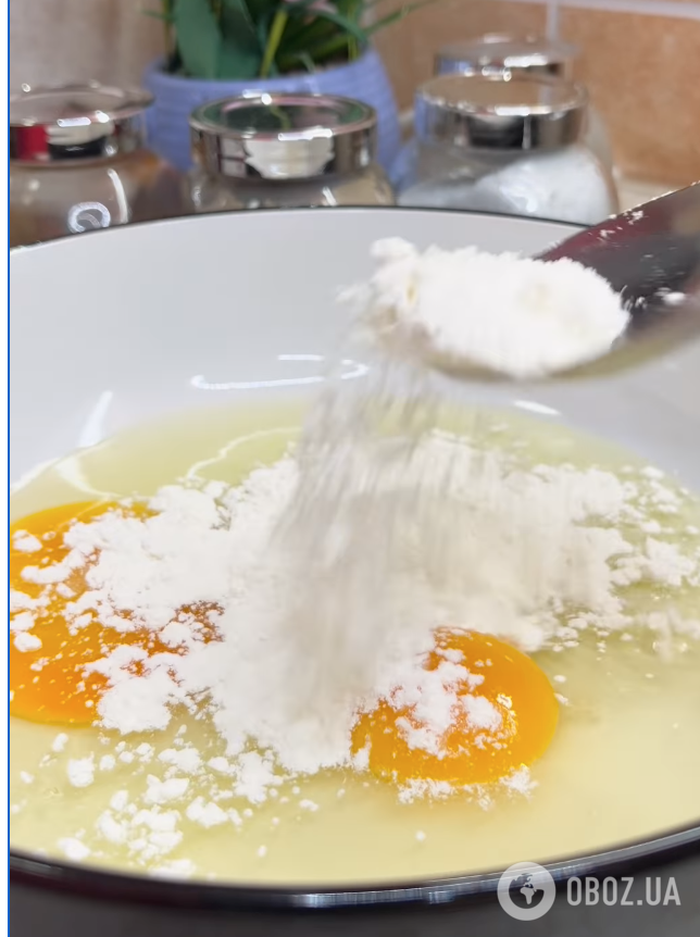 Яйця з борошном для кляру