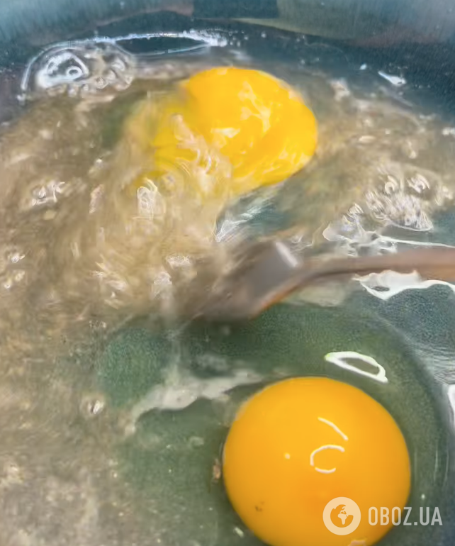 Яйця з борошном
