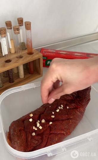 Мясо в соусе из клюквы: легкий рецепт в рукаве