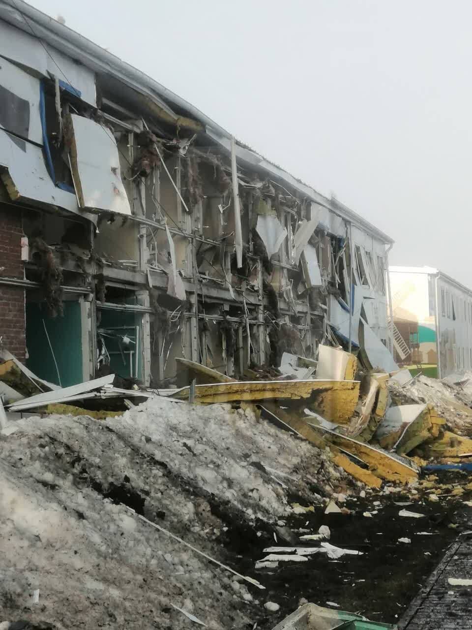 Под ударом были НПЗ и завод, где собирали "Шахеды": в российском Татарстане прогремели взрывы, появились подробности. Видео