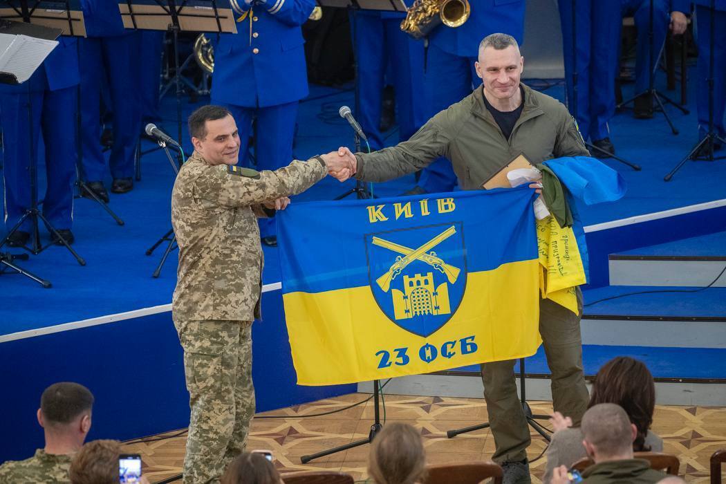 Вторая годовщина освобождения Киевщины от оккупантов: Кличко наградил воинов, сражавшихся с врагом. Фото