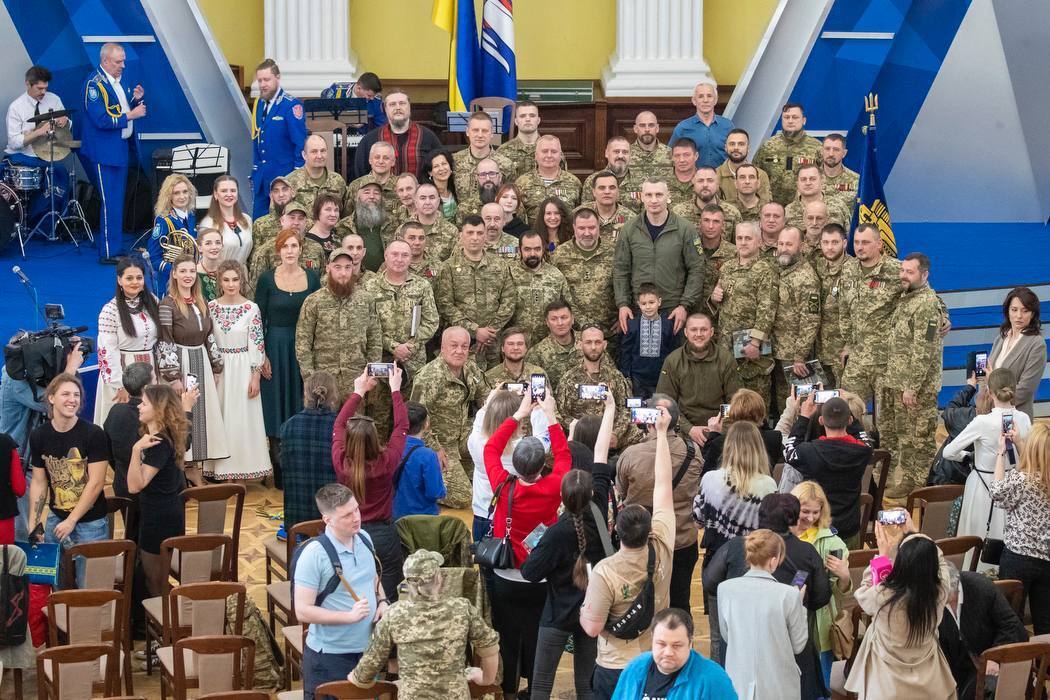 Друга річниця звільнення Київщини від окупантів: Кличко нагородив воїнів, які билися із ворогом. Фото