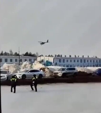 Піднявся вогняний "гриб": момент удару дрона по заводу в Татарстані потрапив на відео