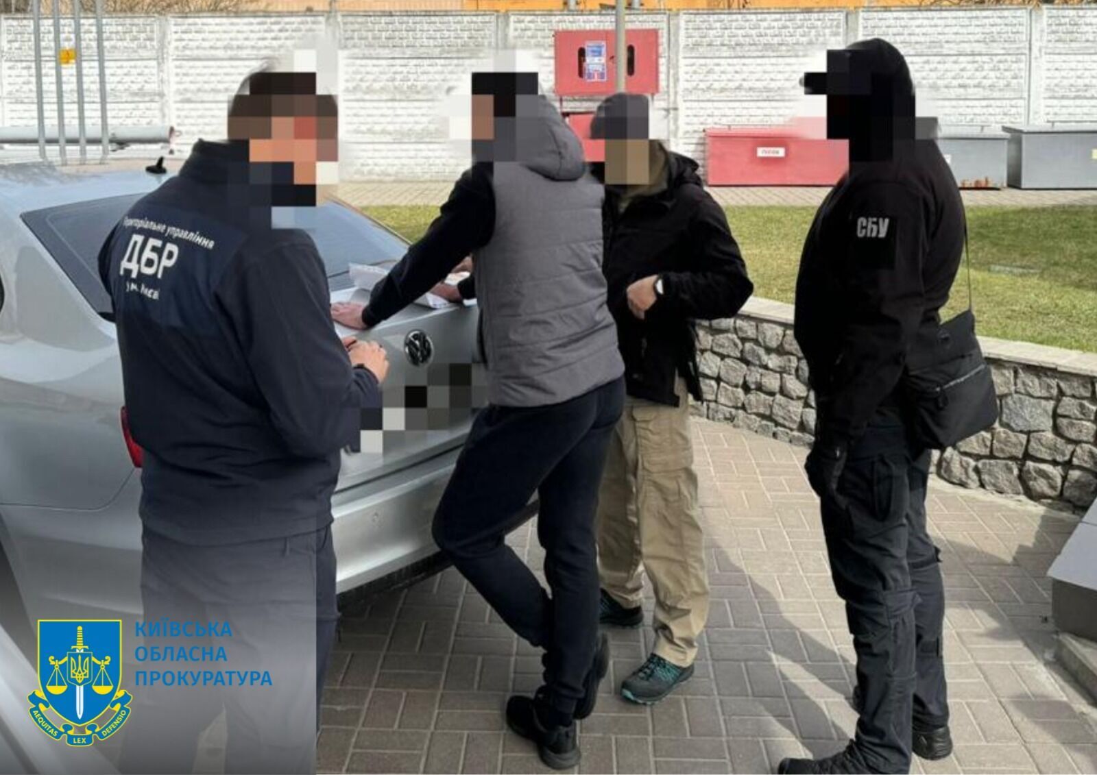 Вимагав $15 тис. за сприяння у знятті з військового обліку: на Київщині затримали патрульного поліцейського. Фото