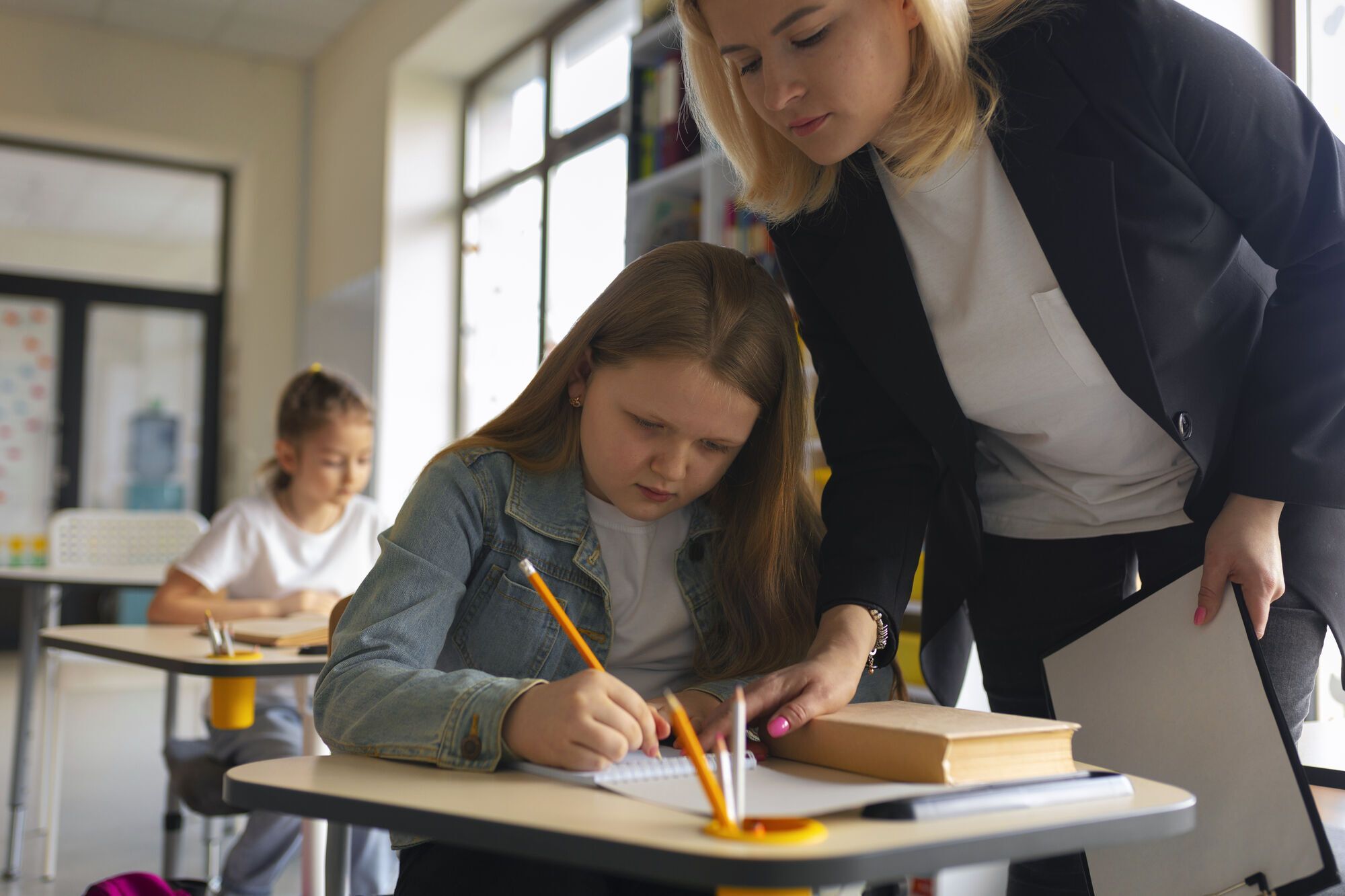 ''Не заглядывай в тетрадь одноклассника!'' 5 ошибок, которые совершают почти все современные учителя