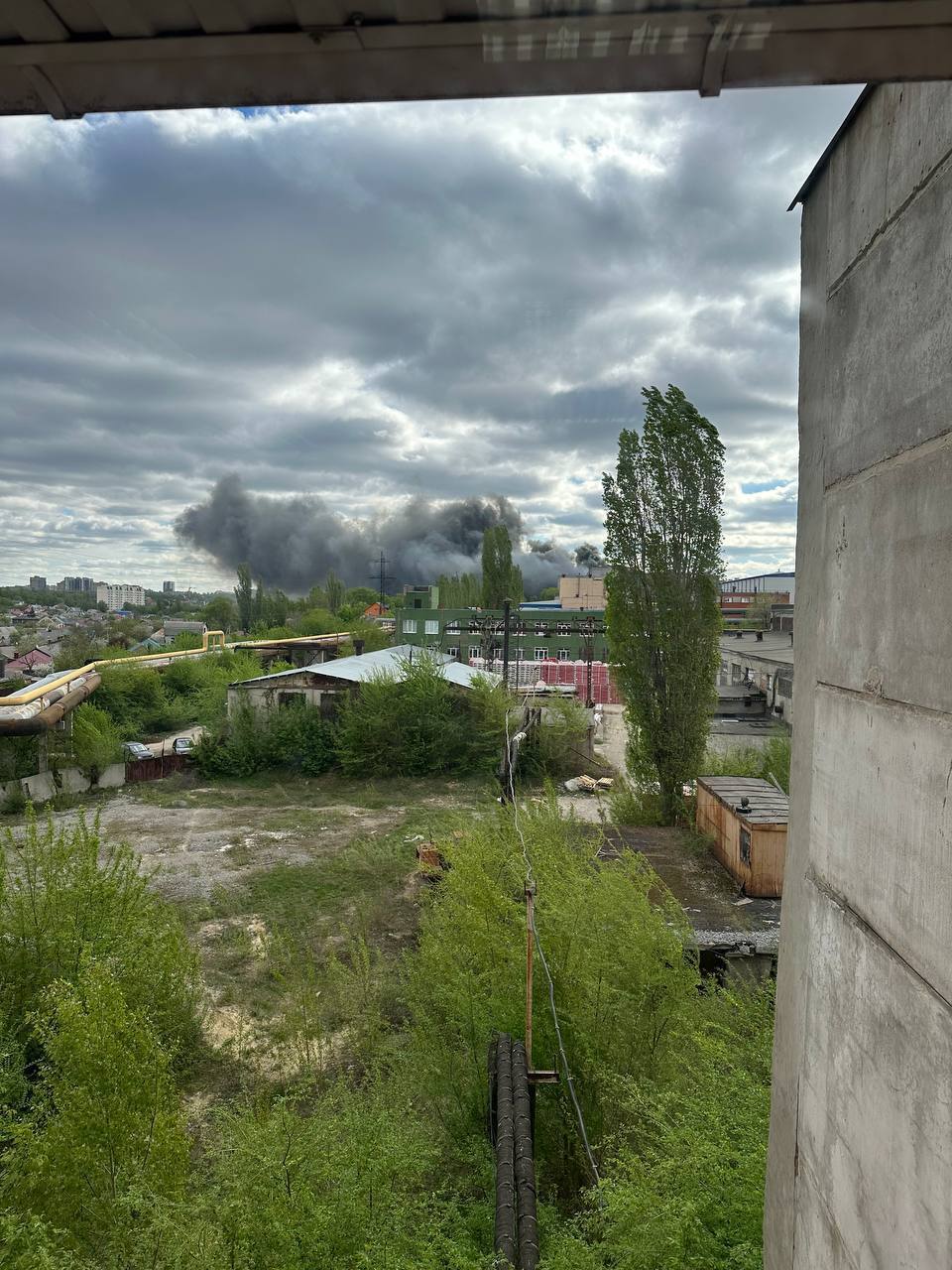 На території російського заводу спалахнув вогонь