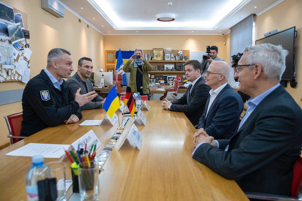 Киев получил от Гамбурга новую партию помощи: Кличко рассказал подробности