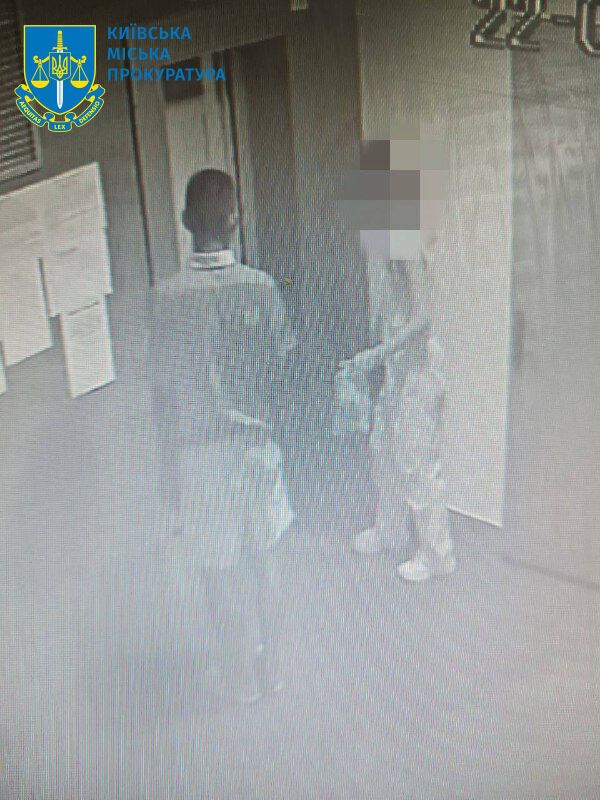 У ліфті розбещував 12-річну дівчинку: у Києві прокурори відстояли вирок зловмиснику qrxiquikhiquhant