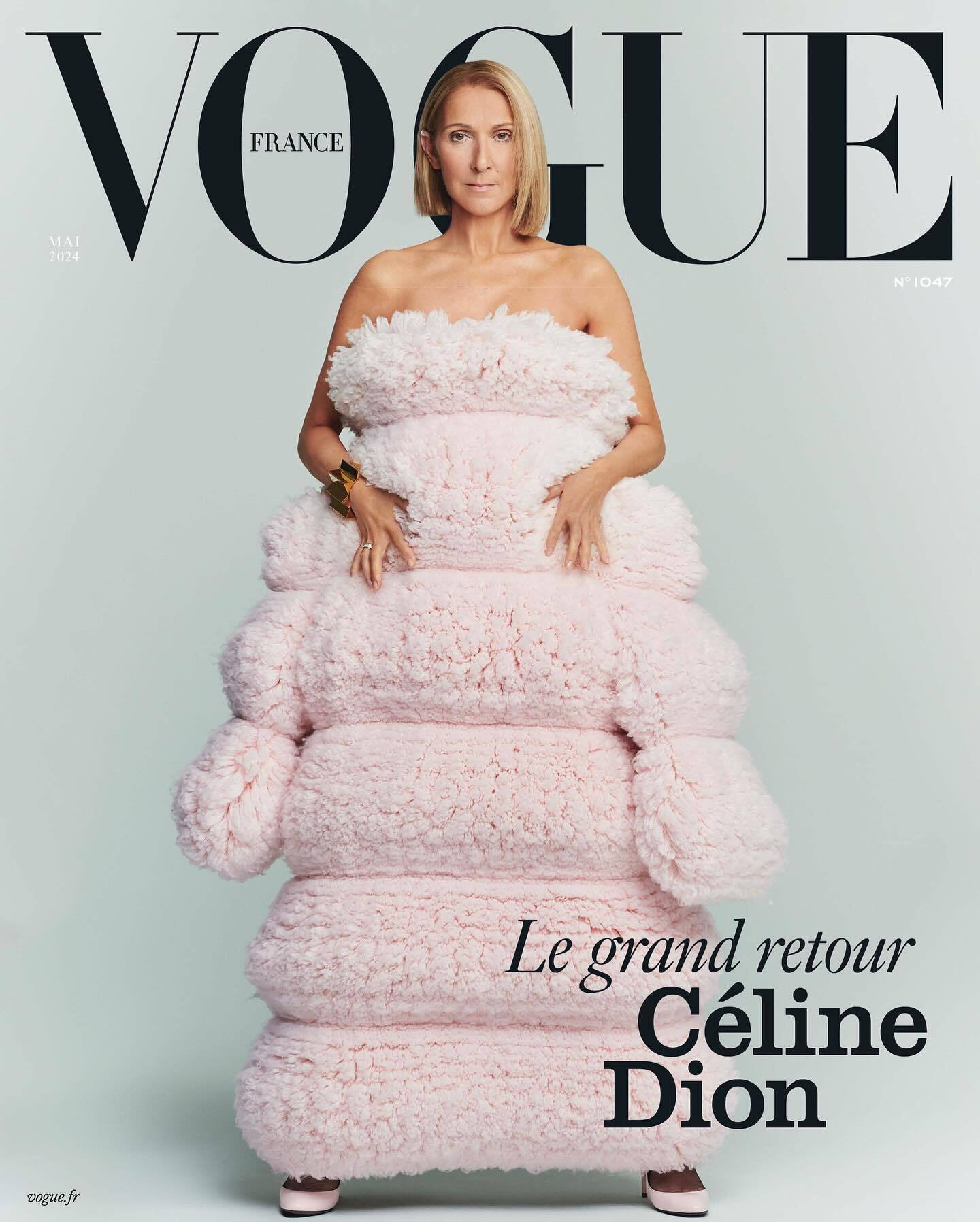 Тяжелобольная Селин Дион появилась на обложке Vogue в мягком "платье-облаке" и без бюстгальтера