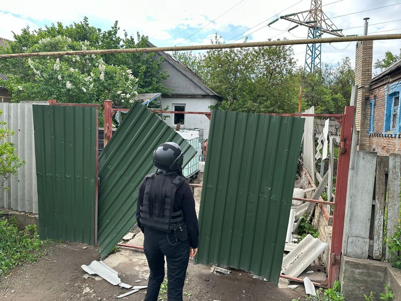 Окупанти скинули керовану авіабомбу на Костянтинівку: є поранені. Фото 
