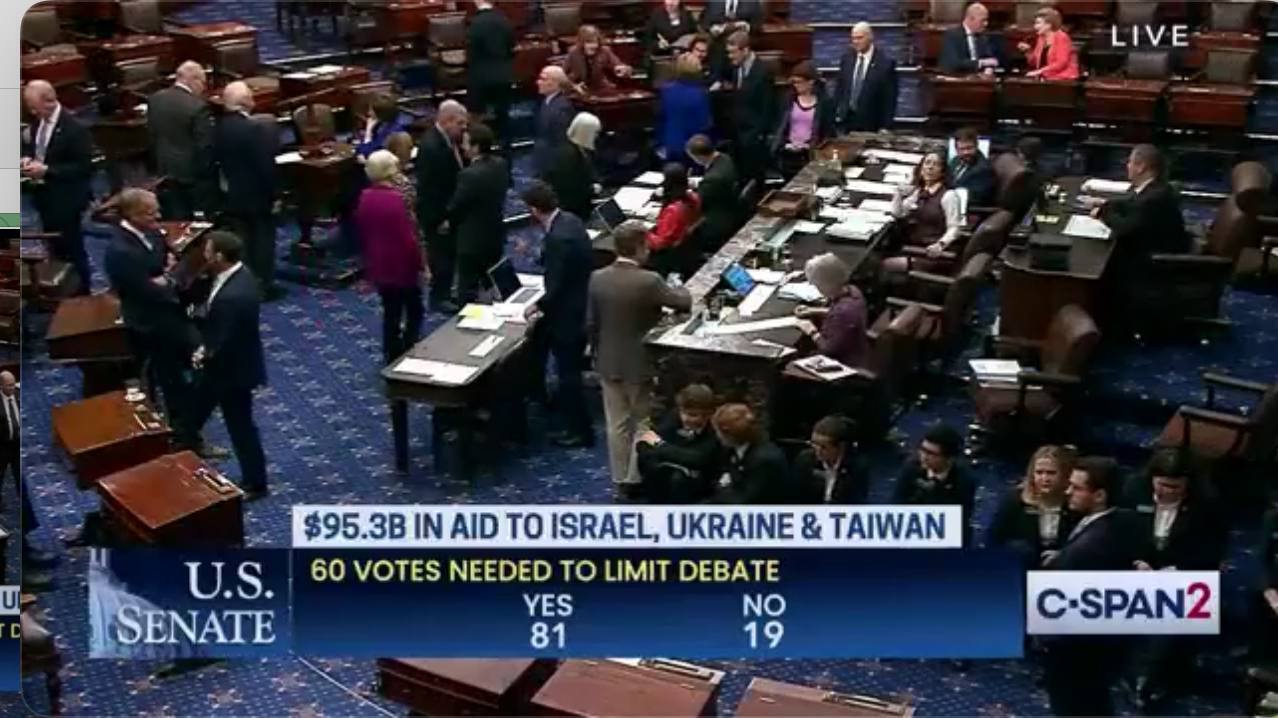Препятствия "республиканцев" преодолены: как Сенат США голосовал за выделение помощи Украине. Все детали